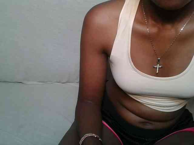 Brunnette-blonde webcam