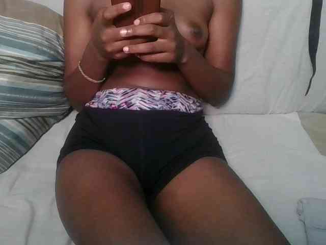 Brunnette-blonde webcam