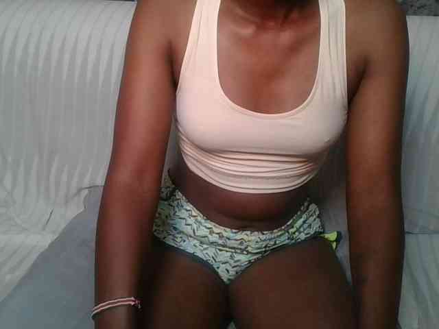 Brunnette-blonde webcam