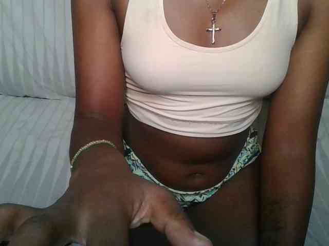 Brunnette-blonde webcam