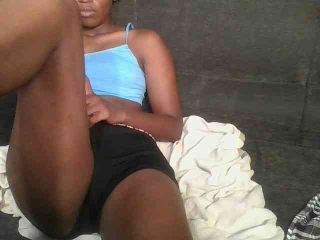 Brunnette-blonde Brunnette-blonde