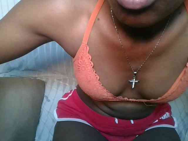 Brunnette-blonde webcam