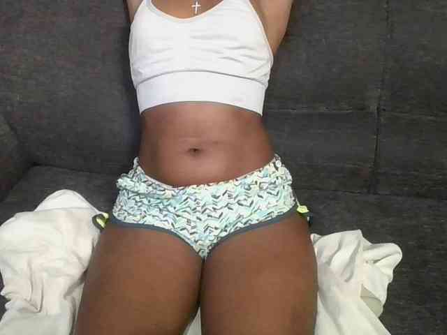 Brunnette-blonde Brunnette-blonde