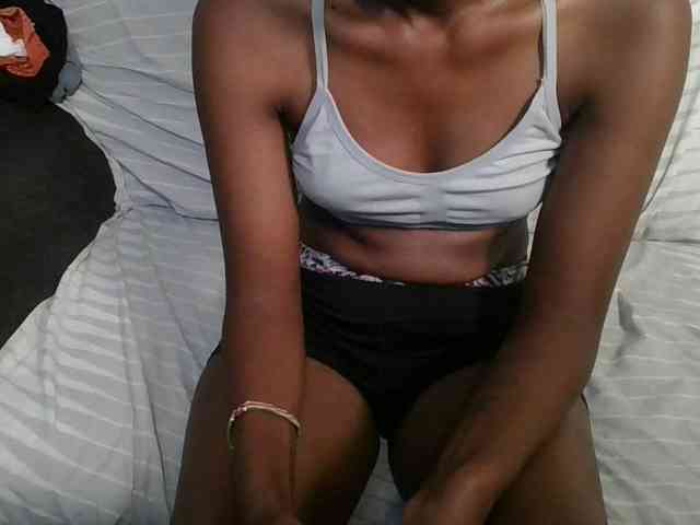 Brunnette-blonde webcam