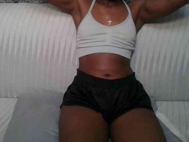 Brunnette-blonde webcam