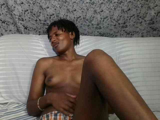 Brunnette-blonde webcam