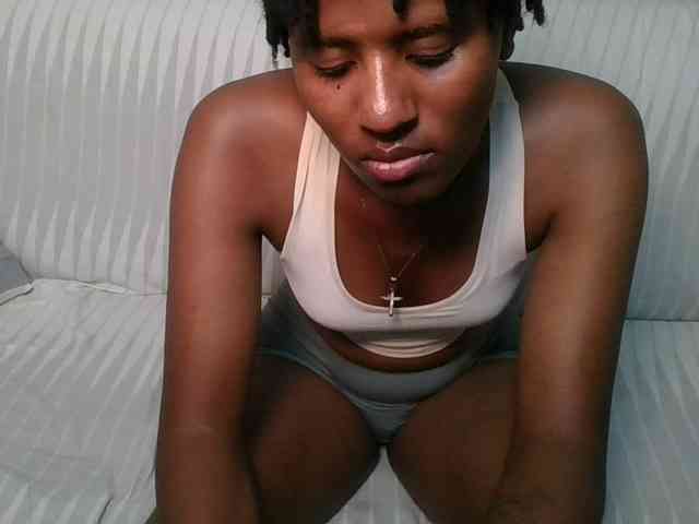 Brunnette-blonde webcam