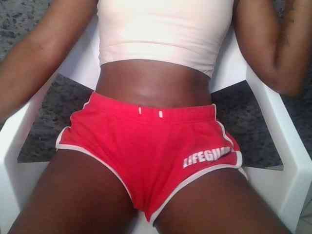 Brunnette-blonde Brunnette-blonde