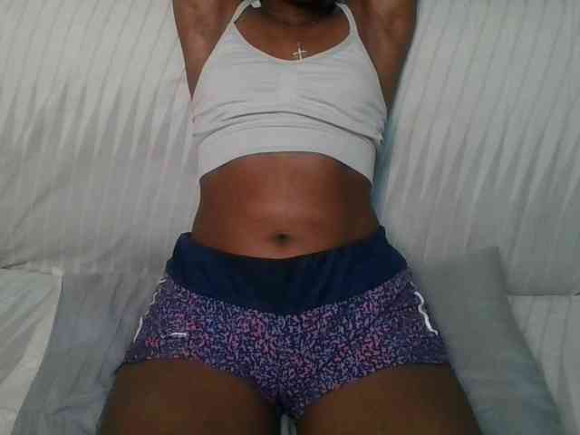 Brunnette-blonde Brunnette-blonde