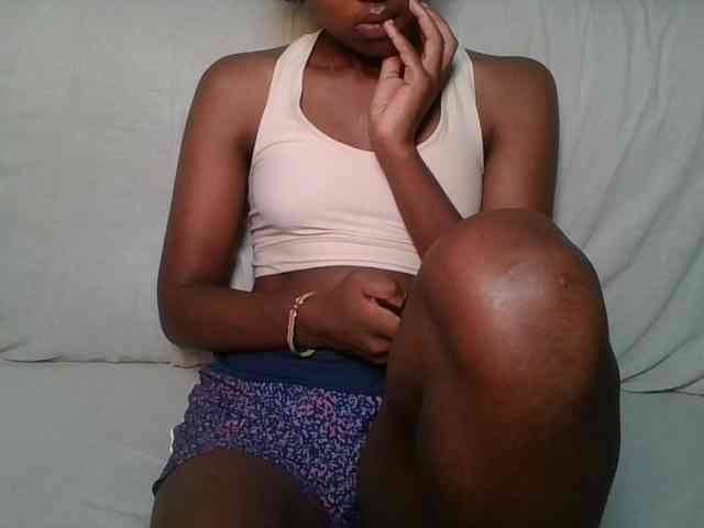 Brunnette-blonde webcam