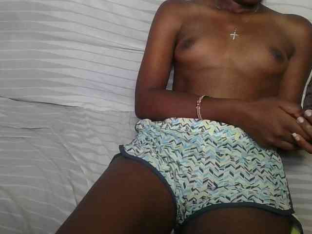 Brunnette-blonde webcam