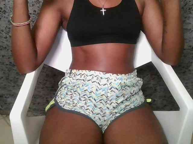 Brunnette-blonde Brunnette-blonde