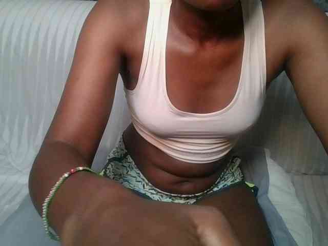 Brunnette-blonde webcam