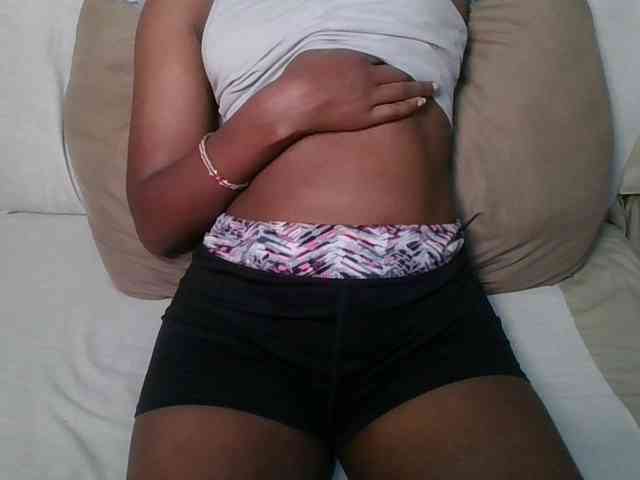 Brunnette-blonde webcam