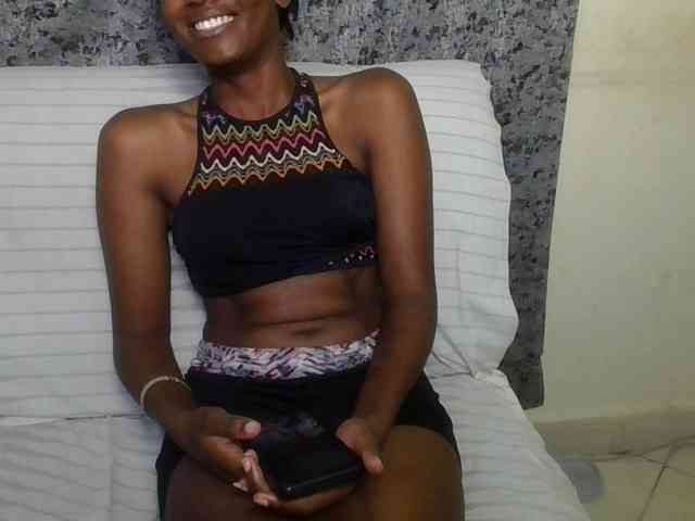 Brunnette-blonde webcam