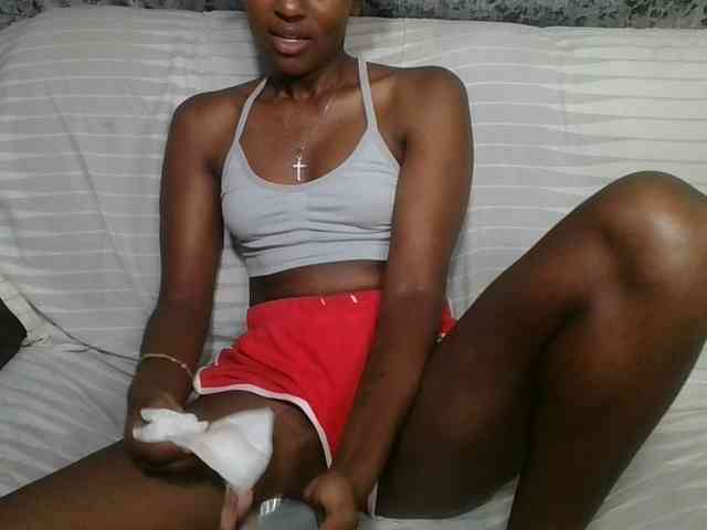 Brunnette-blonde webcam