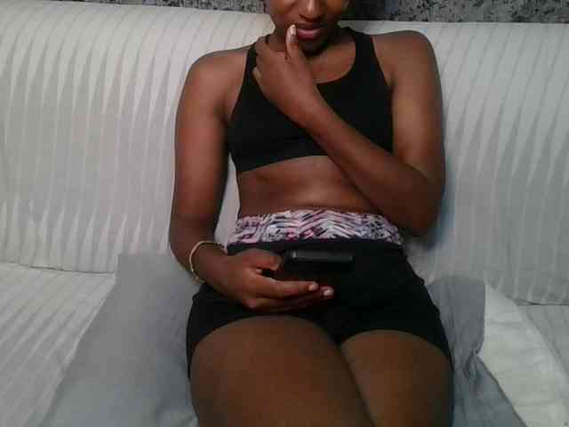 Brunnette-blonde webcam