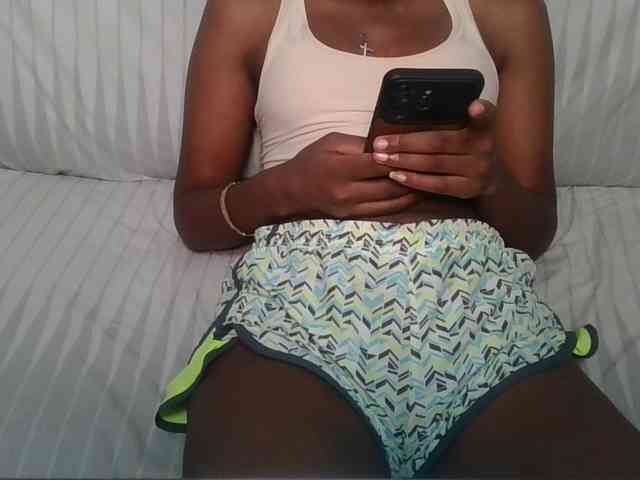 Brunnette-blonde webcam