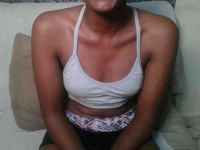 Brunnette-blonde webcam