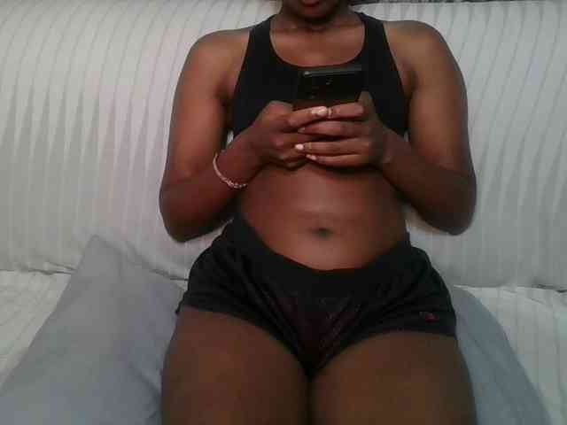 Brunnette-blonde webcam