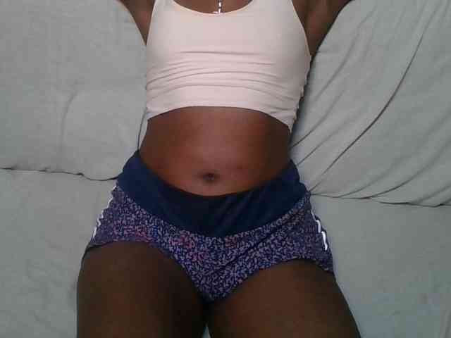 Brunnette-blonde webcam