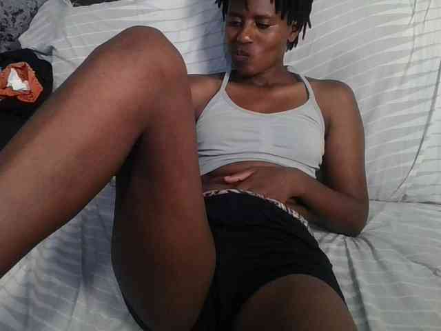 Brunnette-blonde webcam