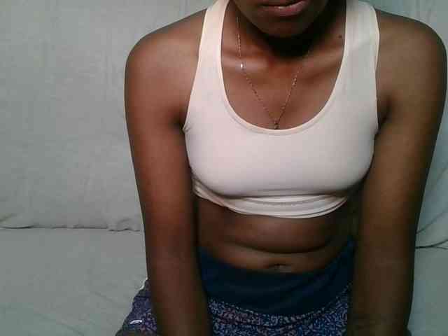 Brunnette-blonde webcam