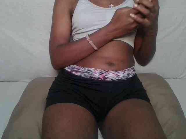 Brunnette-blonde webcam