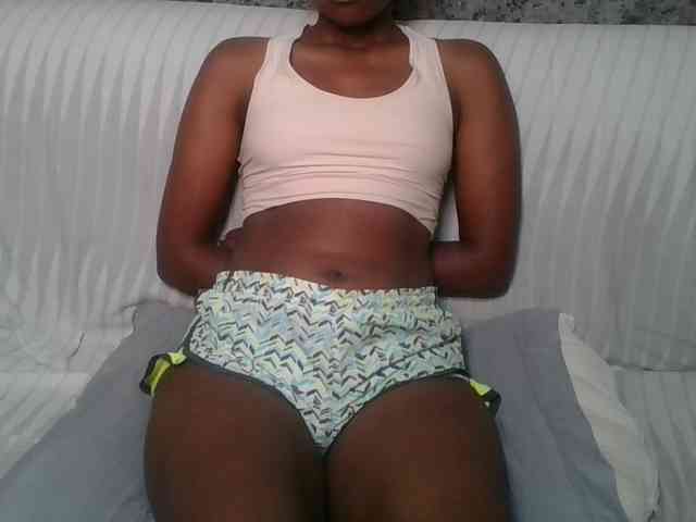 Brunnette-blonde webcam