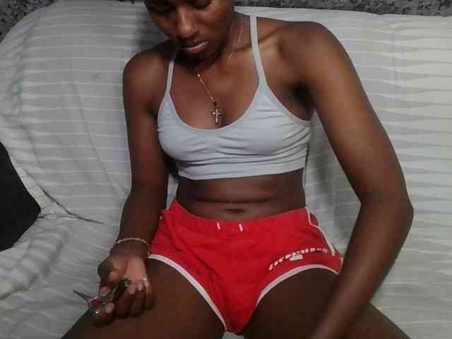 Brunnette-blonde webcam