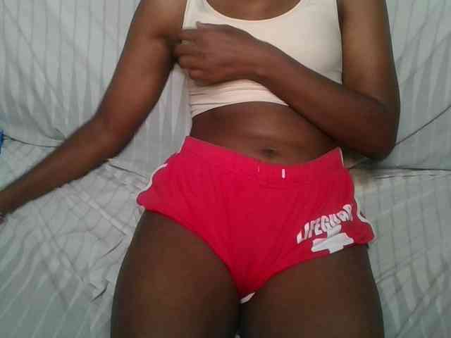 Brunnette-blonde webcam