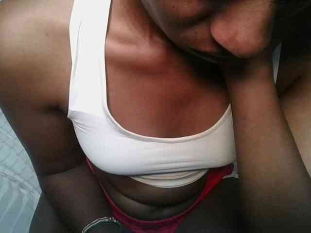 Brunnette-blonde webcam