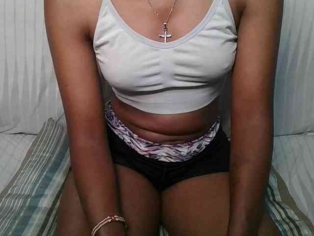 Brunnette-blonde webcam