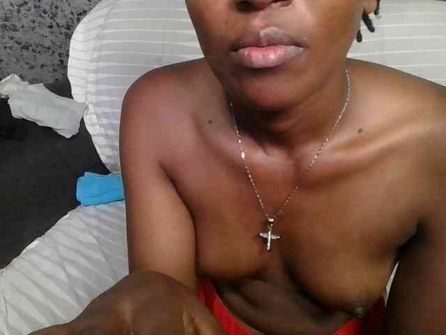 Brunnette-blonde webcam