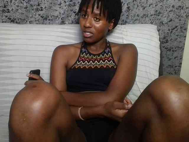 Brunnette-blonde webcam