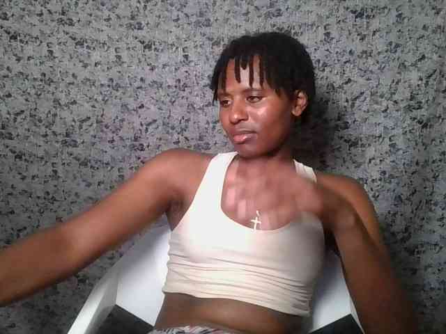 Brunnette-blonde webcam