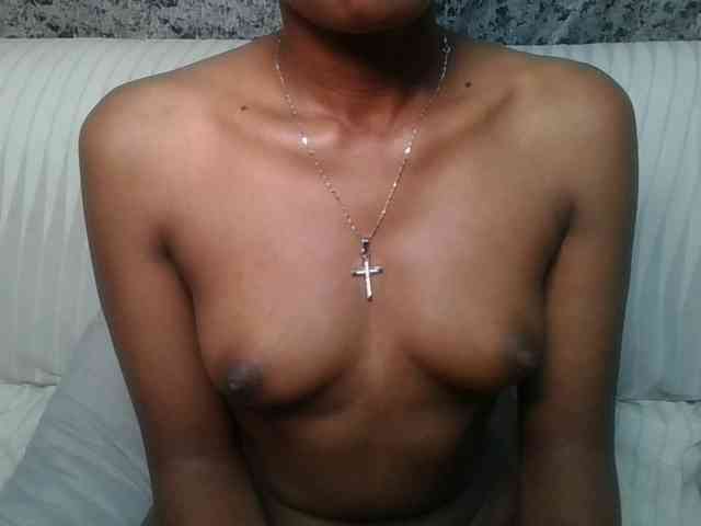 Brunnette-blonde webcam