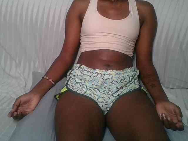 Brunnette-blonde webcam