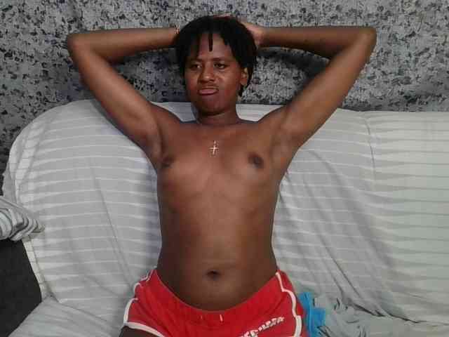 Brunnette-blonde webcam