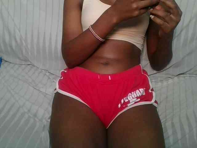 Brunnette-blonde webcam