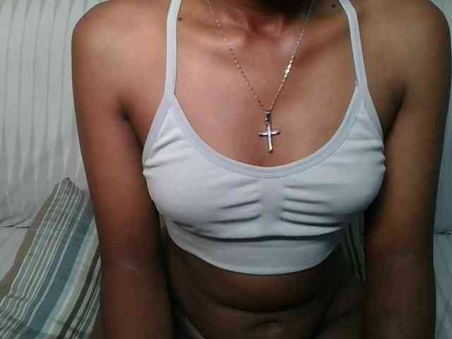 Brunnette-blonde webcam