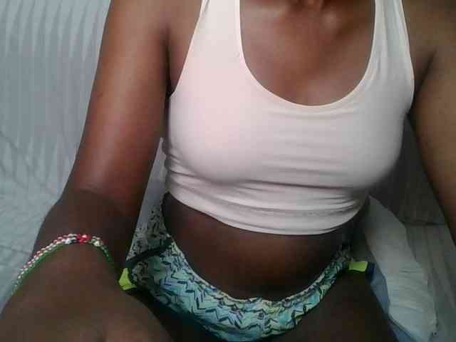 Brunnette-blonde webcam