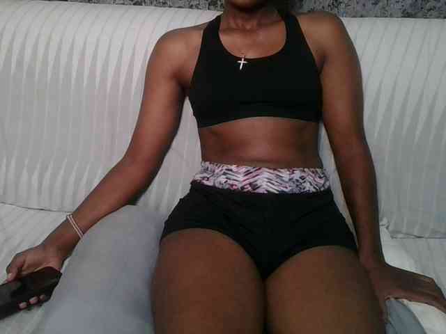 Brunnette-blonde webcam