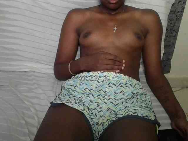 Brunnette-blonde webcam