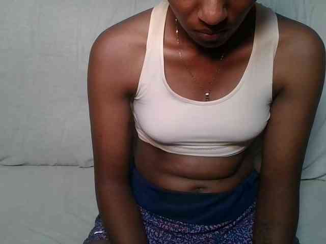 Brunnette-blonde webcam