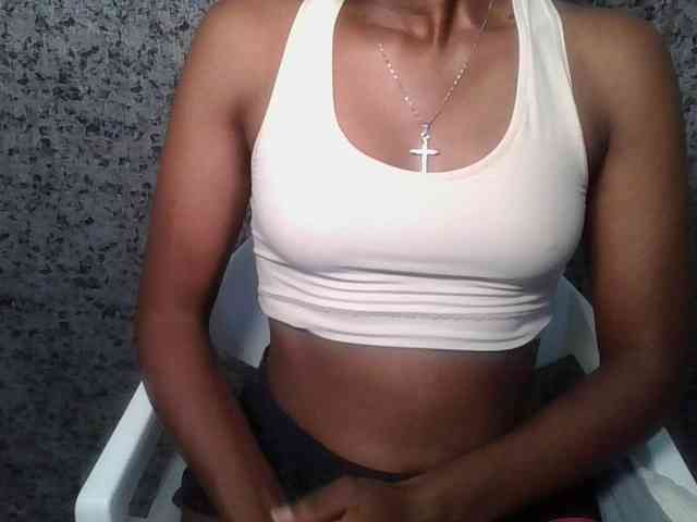 Brunnette-blonde webcam