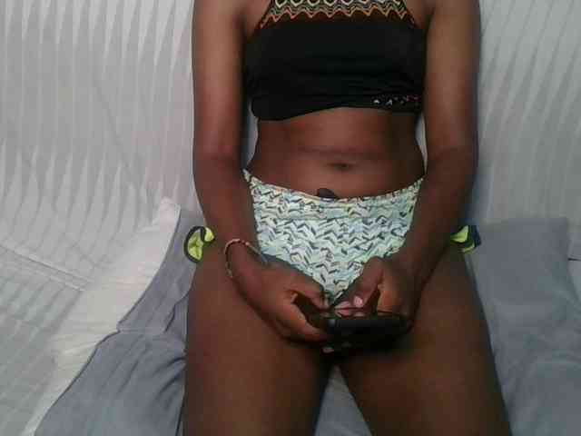 Brunnette-blonde Brunnette-blonde