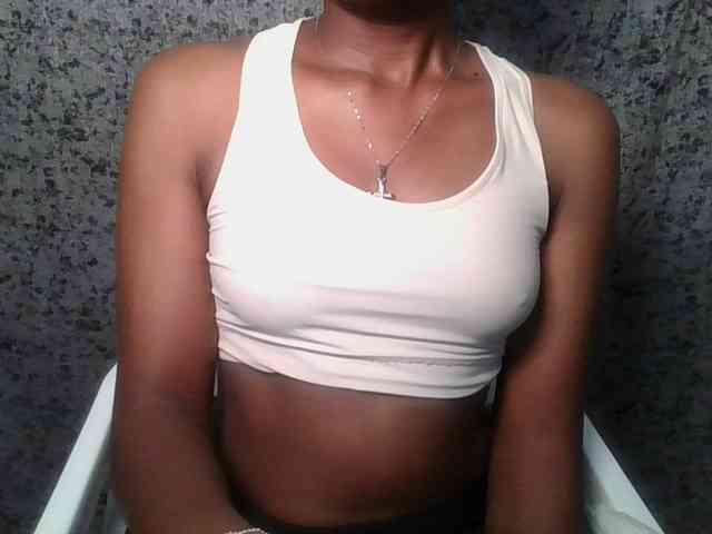 Brunnette-blonde webcam