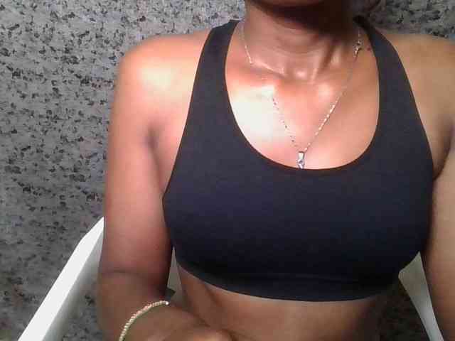 Brunnette-blonde webcam