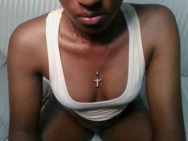 Brunnette-blonde webcam